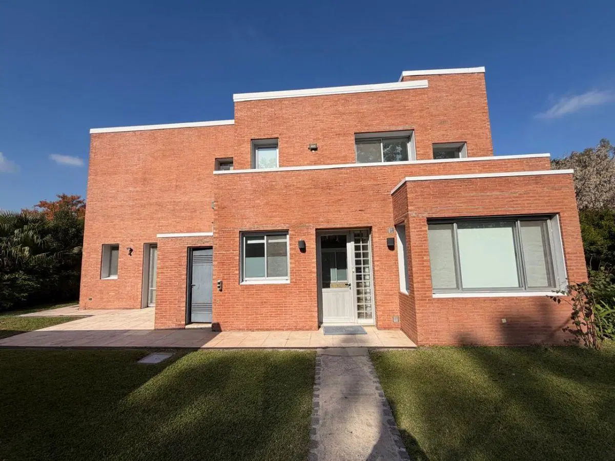 VENTA -ESPLENDIDA CASA MAYLING CLUB DE CAMPO 2