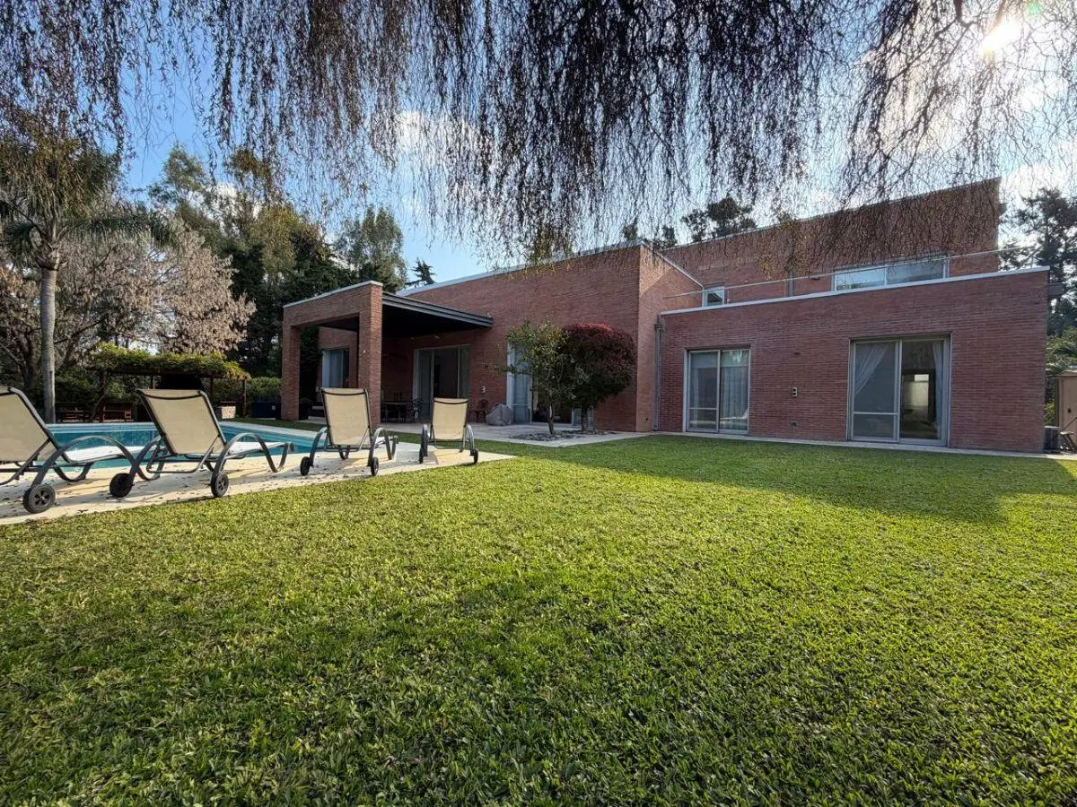 VENTA -ESPLENDIDA CASA MAYLING CLUB DE CAMPO 1