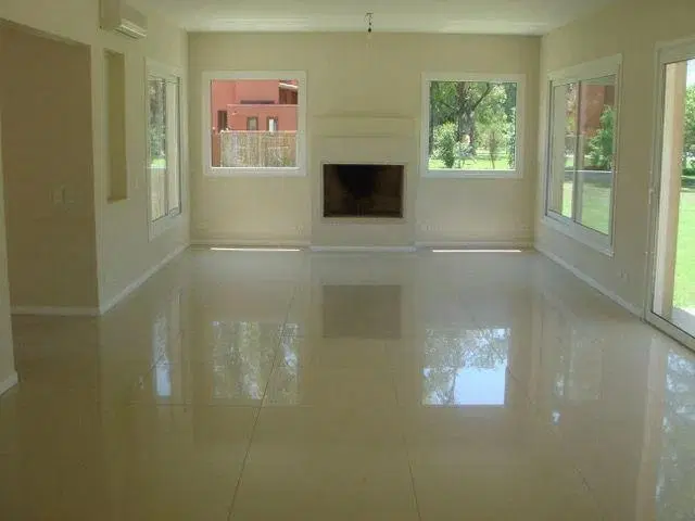 Casa de 800 m2 con 3 dormitorios en venta en Bosque Chico 1