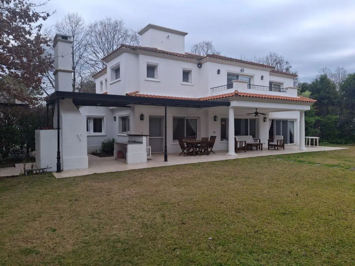 IMPORTANTE CASA VENTA Y ALQUILER MAYLING CLUB DE CAMPO 5