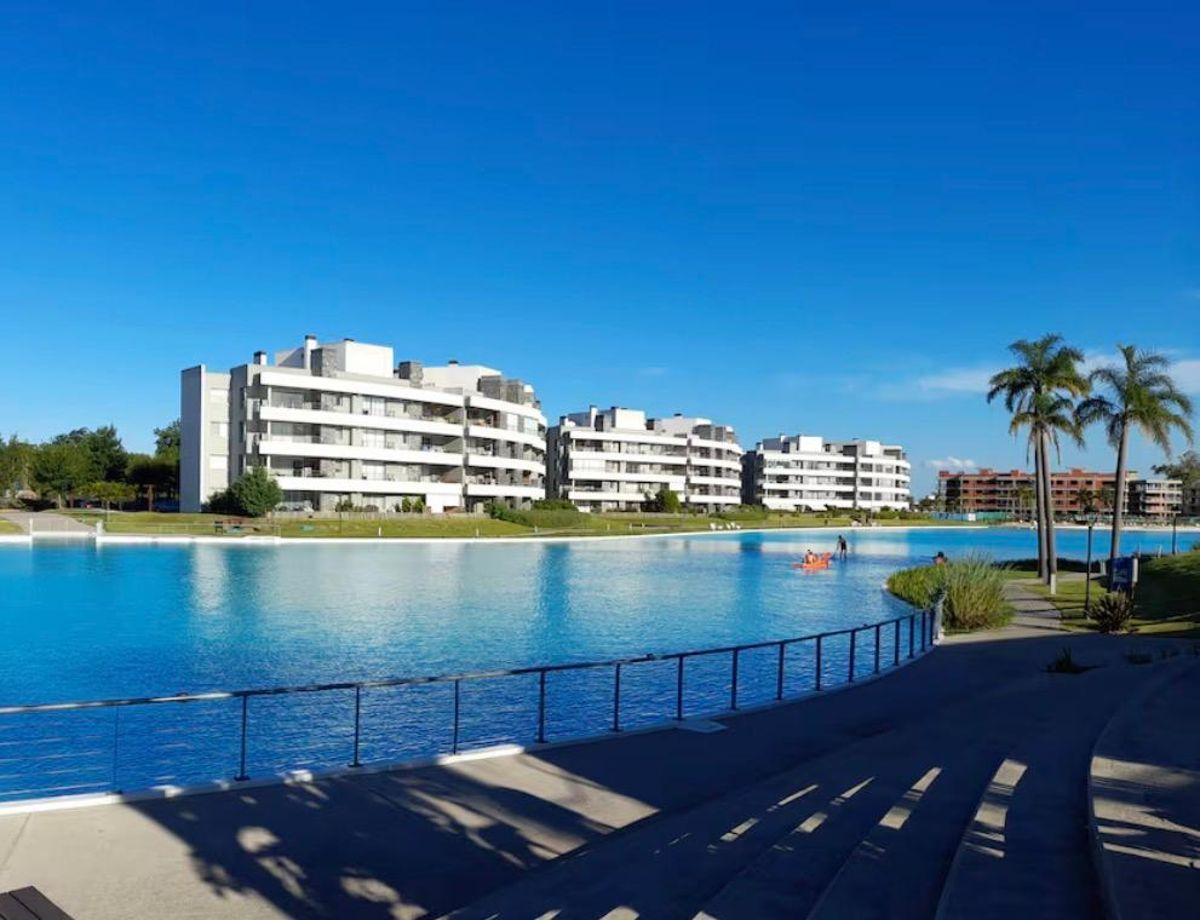 Foto de Departamento de 3 ambientes con jardín en Lagoon, imagen 2
