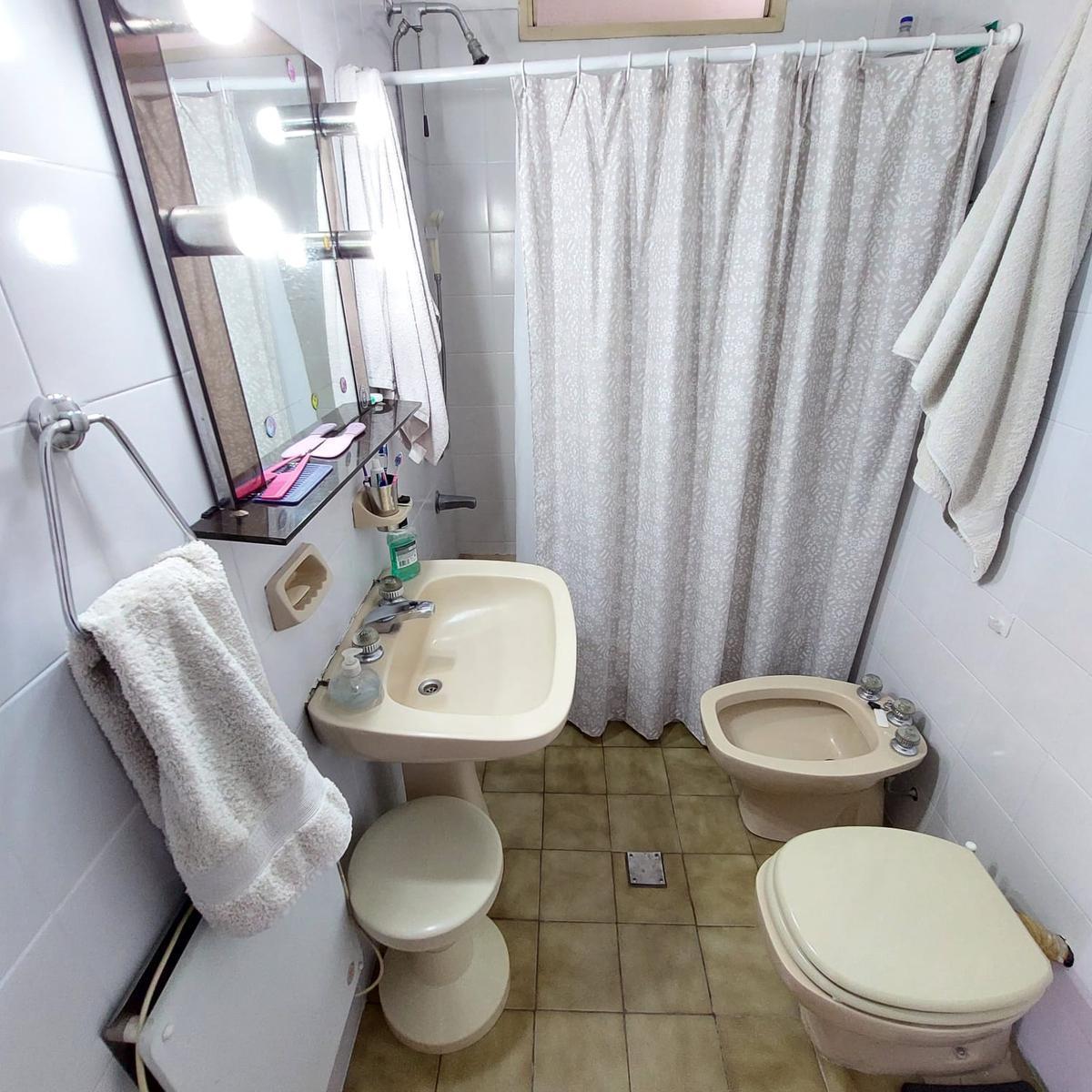 Casa PH en Venta en Lanus Este 3