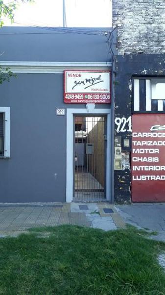 Departamento Tipo Casa en Venta en Lanus Este 3