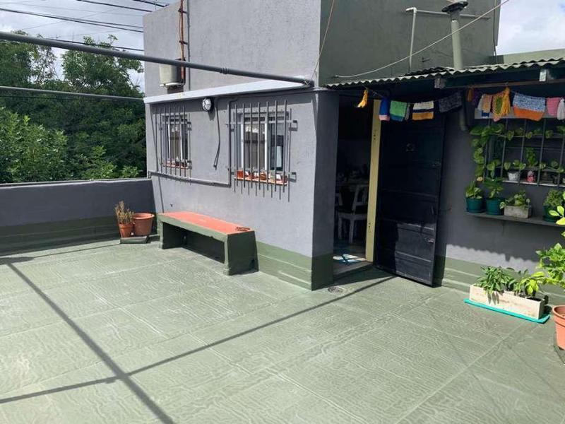 Departamento Tipo Casa en Venta en Lanus Este 1