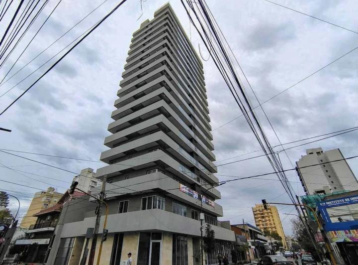 Departamento de categoria de 2 ambientes en Lanús Este