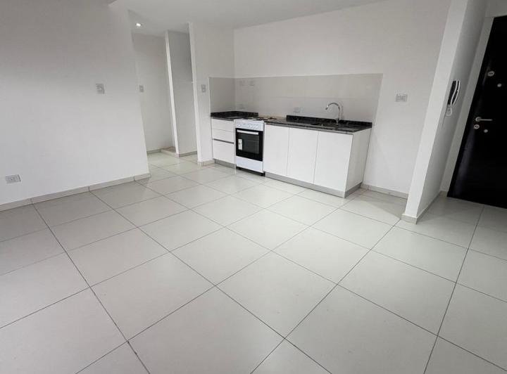 VENTA DEPARTAMENTO 2 AMBIENTES CON PATIO LANUS ESTE 4