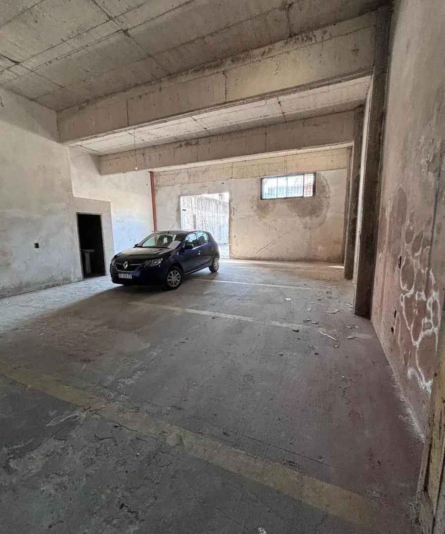 Galpón para uso particular en Lanús Este 5