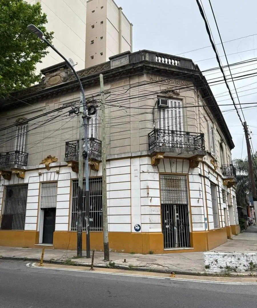Local en esquina Lanus Este 5