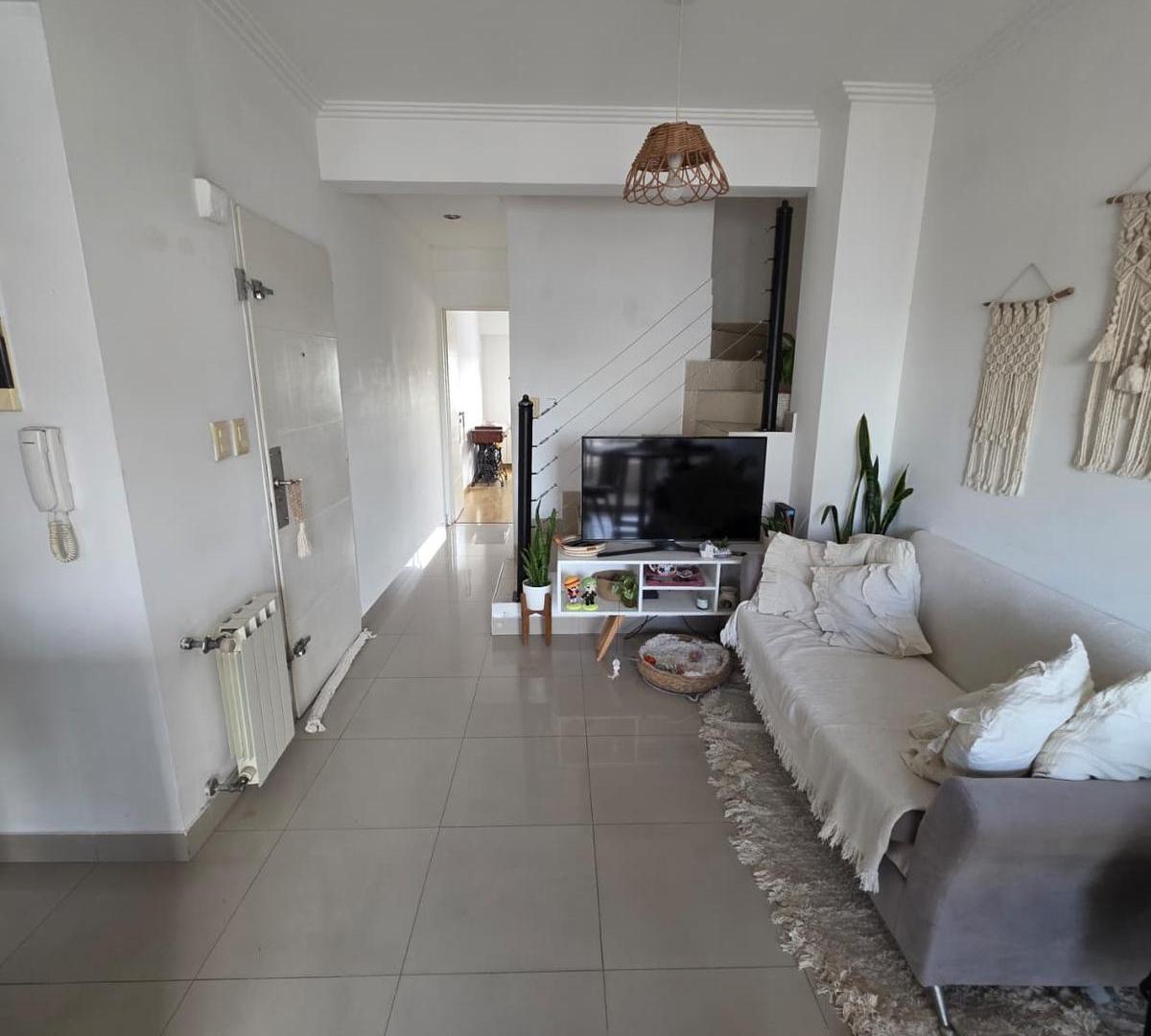 Foto de Departamento tipo duplex 3 ambientes con cochera en Lanús Este, imagen 5