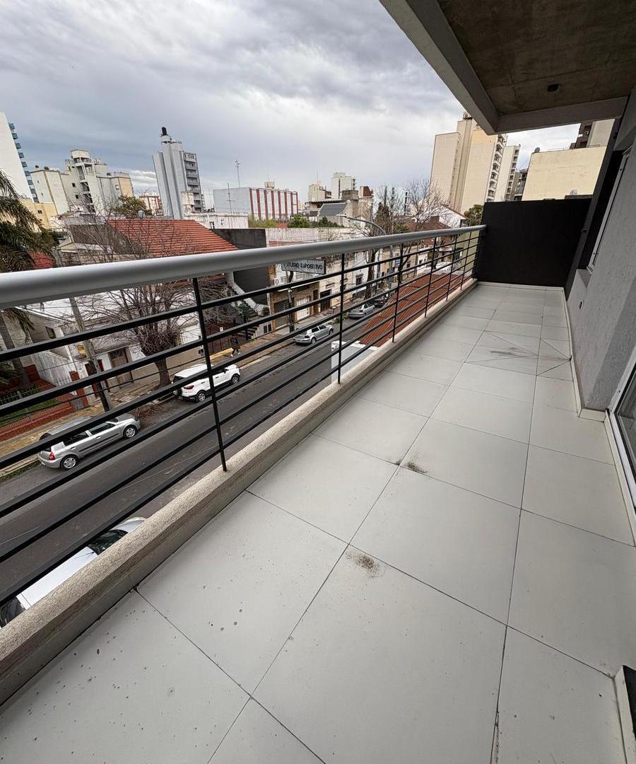 Foto de VENTA DEPARTAMENTO 2 AMBIENTES CON PATIO LANUS ESTE, imagen 4