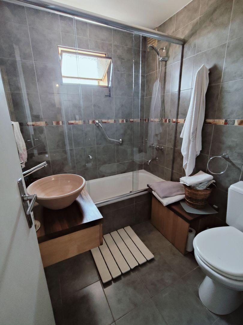 Foto de En venta hermoso y amplio depto de 2 dormitorios Edificio Robinson, imagen 5