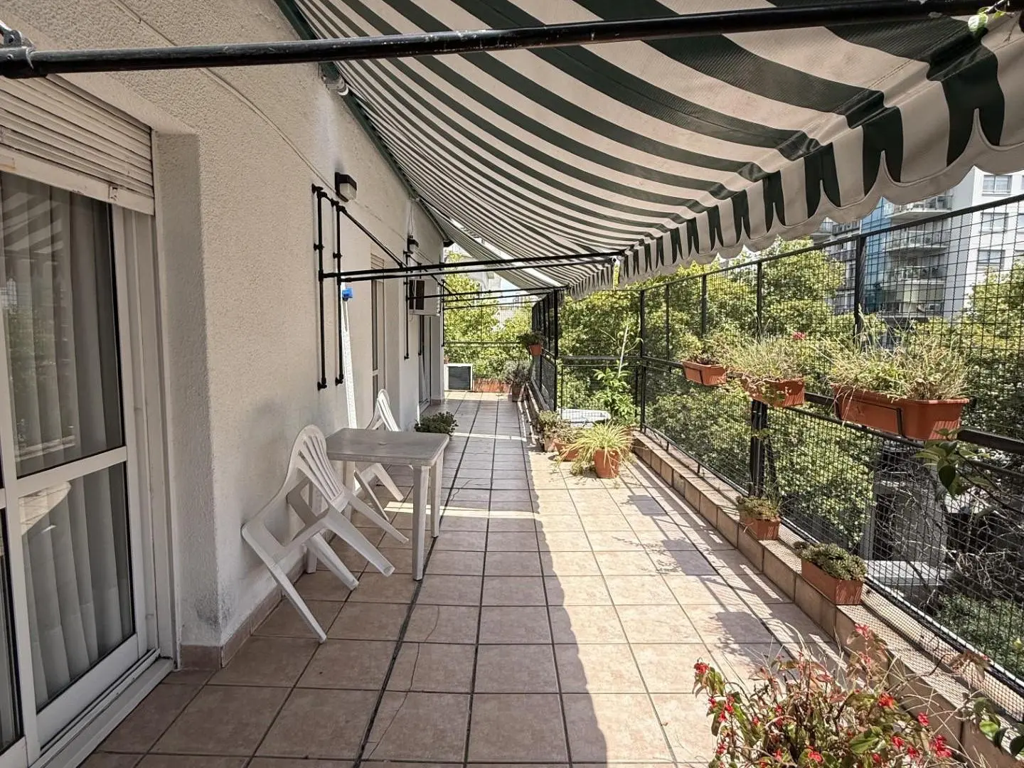 PISO DE 4 AMBIENTES Y DEPENDENCIA CON 2 TERRAZAS, GARAGE, EN ESQUINA PARA REMODELAR BELGRANO 3