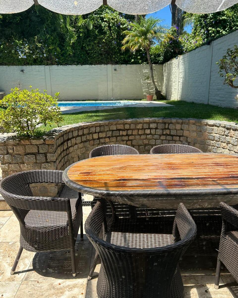 Excelente Casa en Punta Chica 1