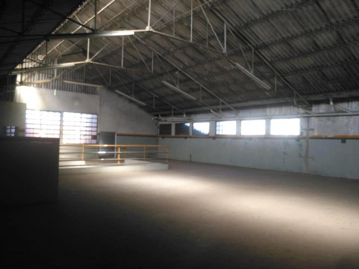 Deposito en Dos Plantas / 1350 m² 2
