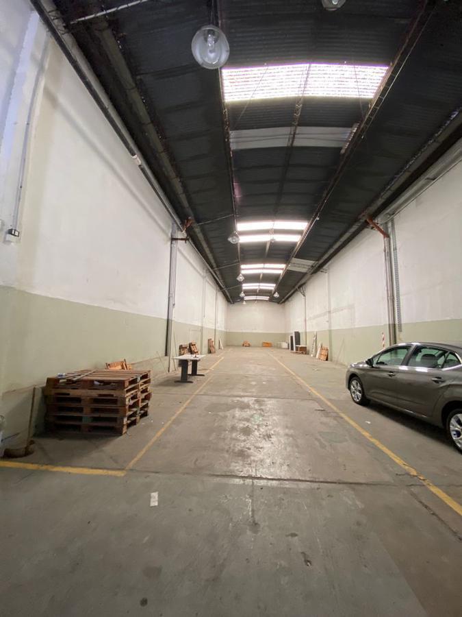 Deposito con Oficinas 3