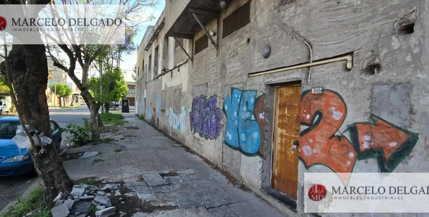 Galpón - Depósito  de 373 m2. en Lanús - VENTA 5