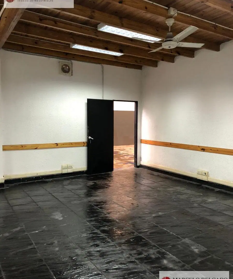 Galpón de 1200 m2 en  Pompeya - ALQUILER 4