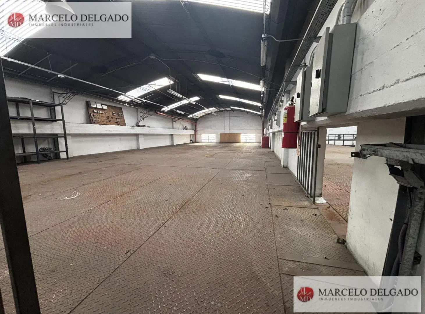 Galpón  / Deposito con oficinas 3800 m2 en Banfield Alquiler - Venta 2