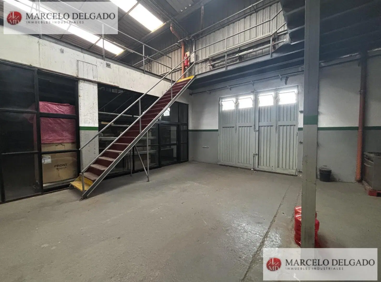 Galpón  / Deposito con oficinas 3800 m2 en Banfield Alquiler - Venta 5