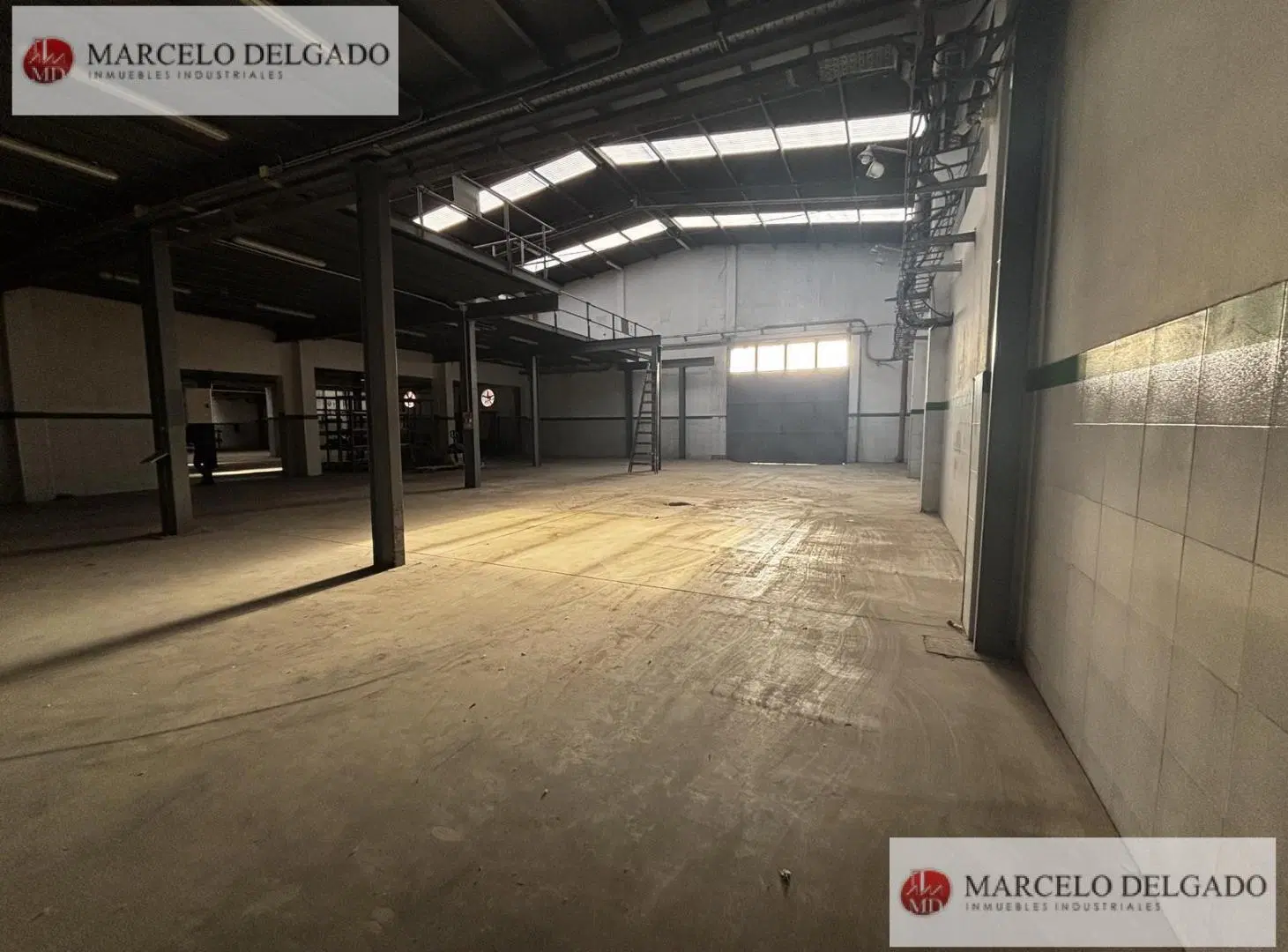 Depósito de 2000 metros con triple entrada en BANFIELD Alquiler 2