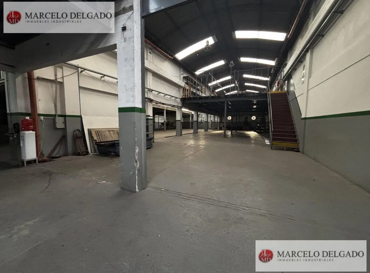 Galpón  / Deposito con oficinas 3800 m2 en Banfield Alquiler - Venta 5