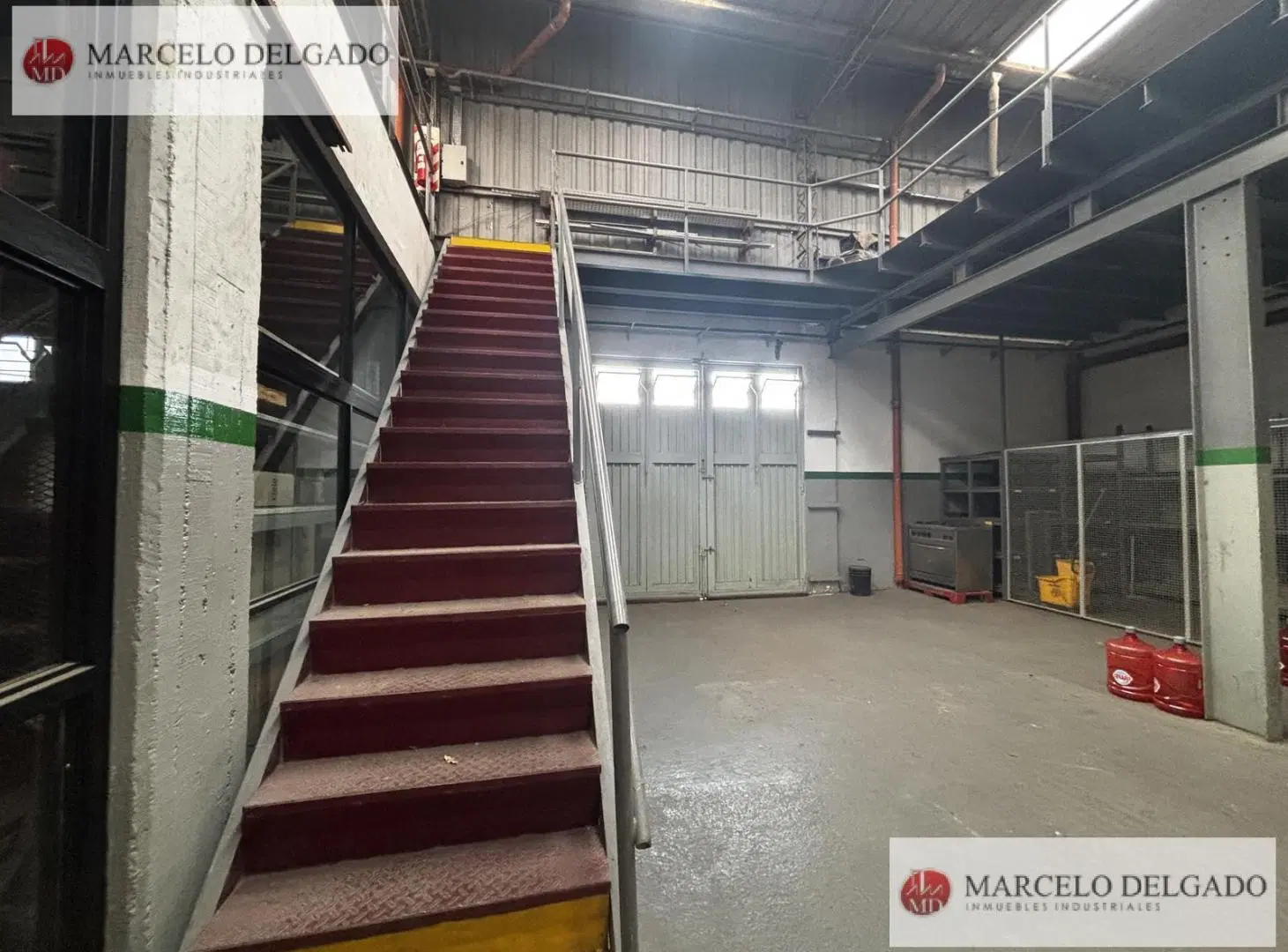 Galpón  / Deposito con oficinas 3800 m2 en Banfield Alquiler - Venta 2