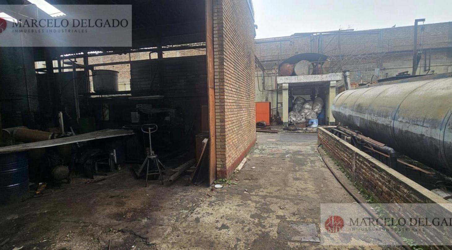 Foto de Depósito/ Galpón de 2286 m2 en Avellaneda - VENTA - ALQUILER, imagen 3