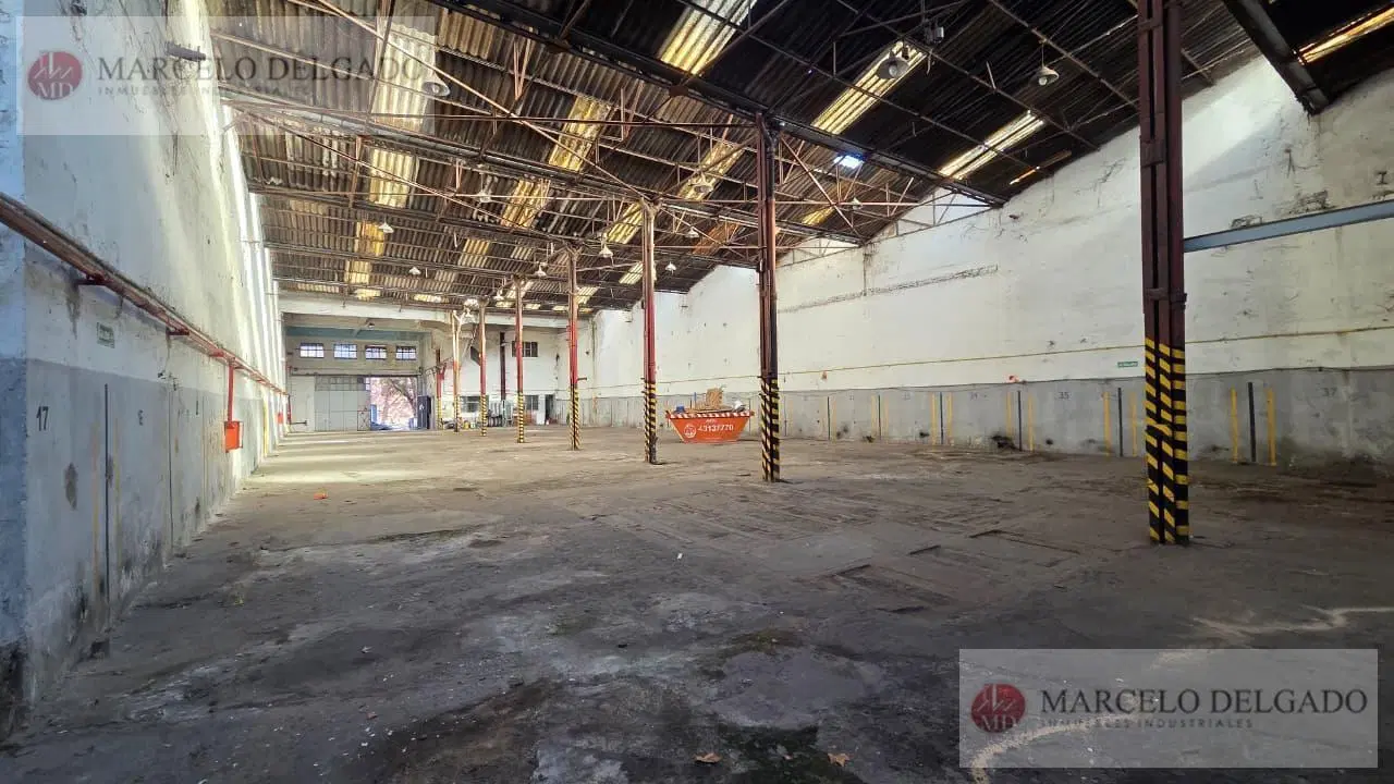 Galpón- Depósito en Barracas de 1.000 m2 con entrada semi  - ALQUILER 5