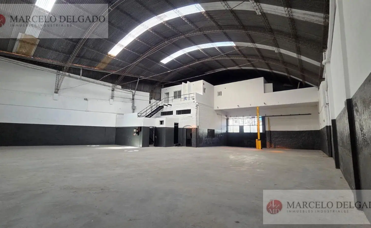 Depósito Galpon 450 m2 La Boca en Alquiler Mixtura 3 5