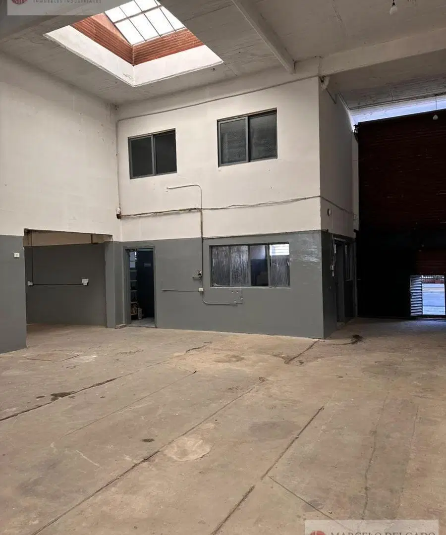 Galpón - Depósito de 1100 m2 en Lomas del Mirador - ALQUILER 2