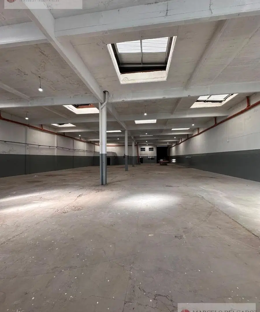 Galpón - Depósito de 1100 m2 en Lomas del Mirador - ALQUILER 4