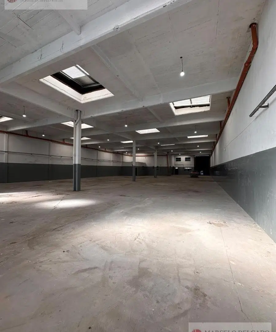 Galpón - Depósito de 1100 m2 en Lomas del Mirador - ALQUILER 8