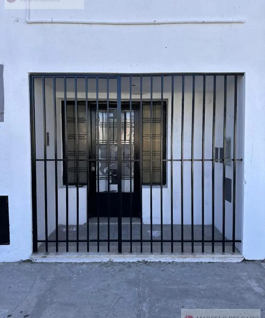 Galpón - Depósito de 1100 m2 en Lomas del Mirador - ALQUILER 3