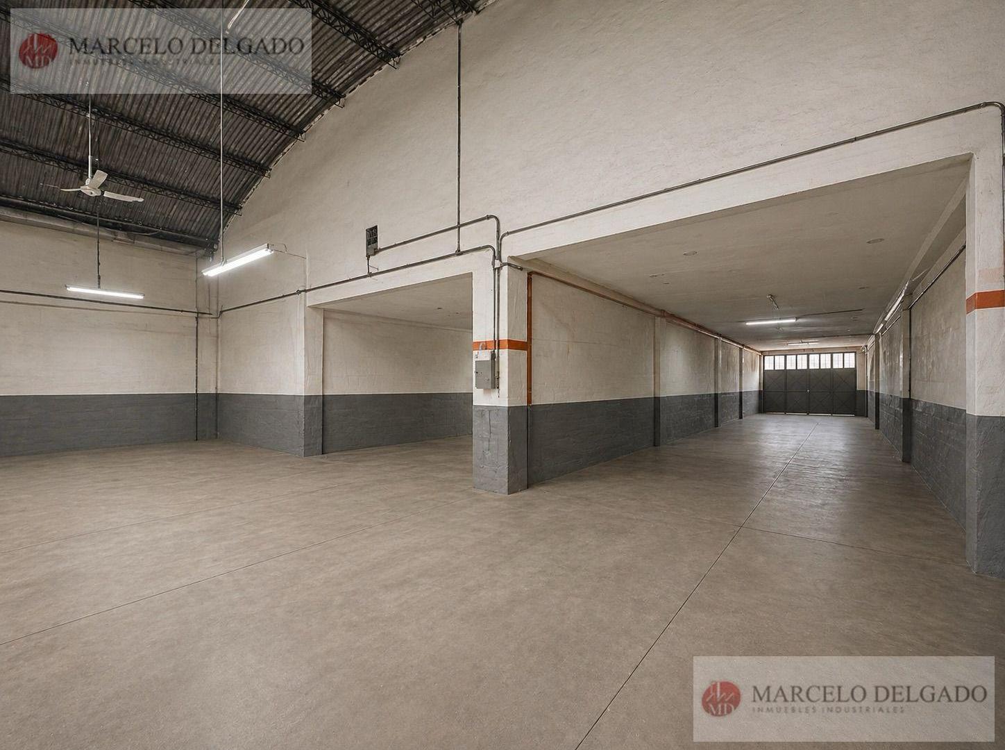 Foto de Depósito - Galpón de 766 m2 en Parque Chacabuco - VENTA / ALQUILER, imagen 1