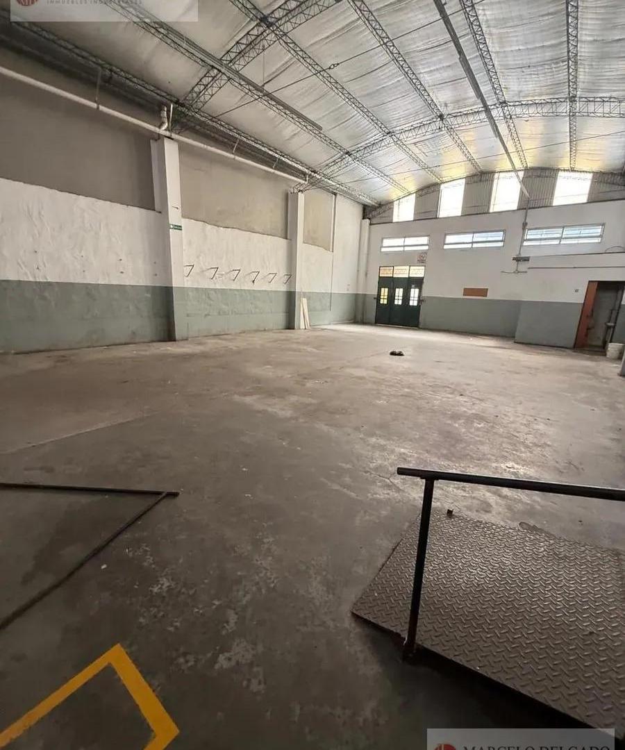 Foto de Galpón - Depósito de 1400 m2 en Barracas - ALQUILER, imagen 2