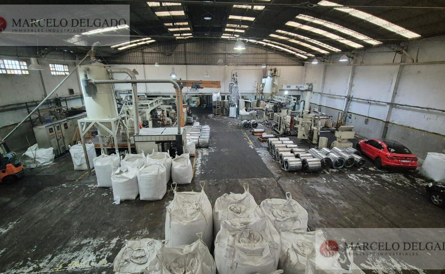 Foto de Depósito - galpón de 2200 m2 en Sarandí - Avellaneda ALQ./ VENTA, imagen 2