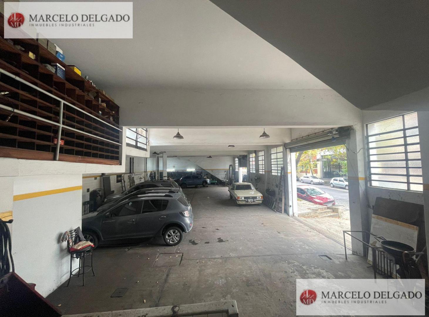 Foto de GALPON - LOCAL DE 330 M2. / TALLER DE USO COMERCIAL EN BARRACAS - VENTA, imagen 2