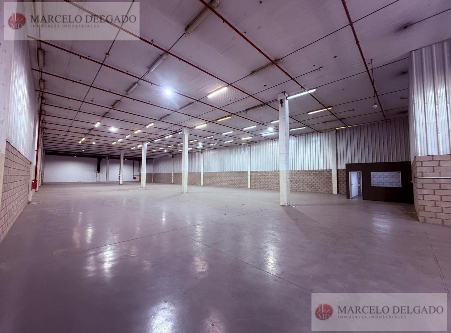 Foto de Alquiler Nave Industrial de 1943 m2 en Parque Newton - ALQUILER, imagen 1