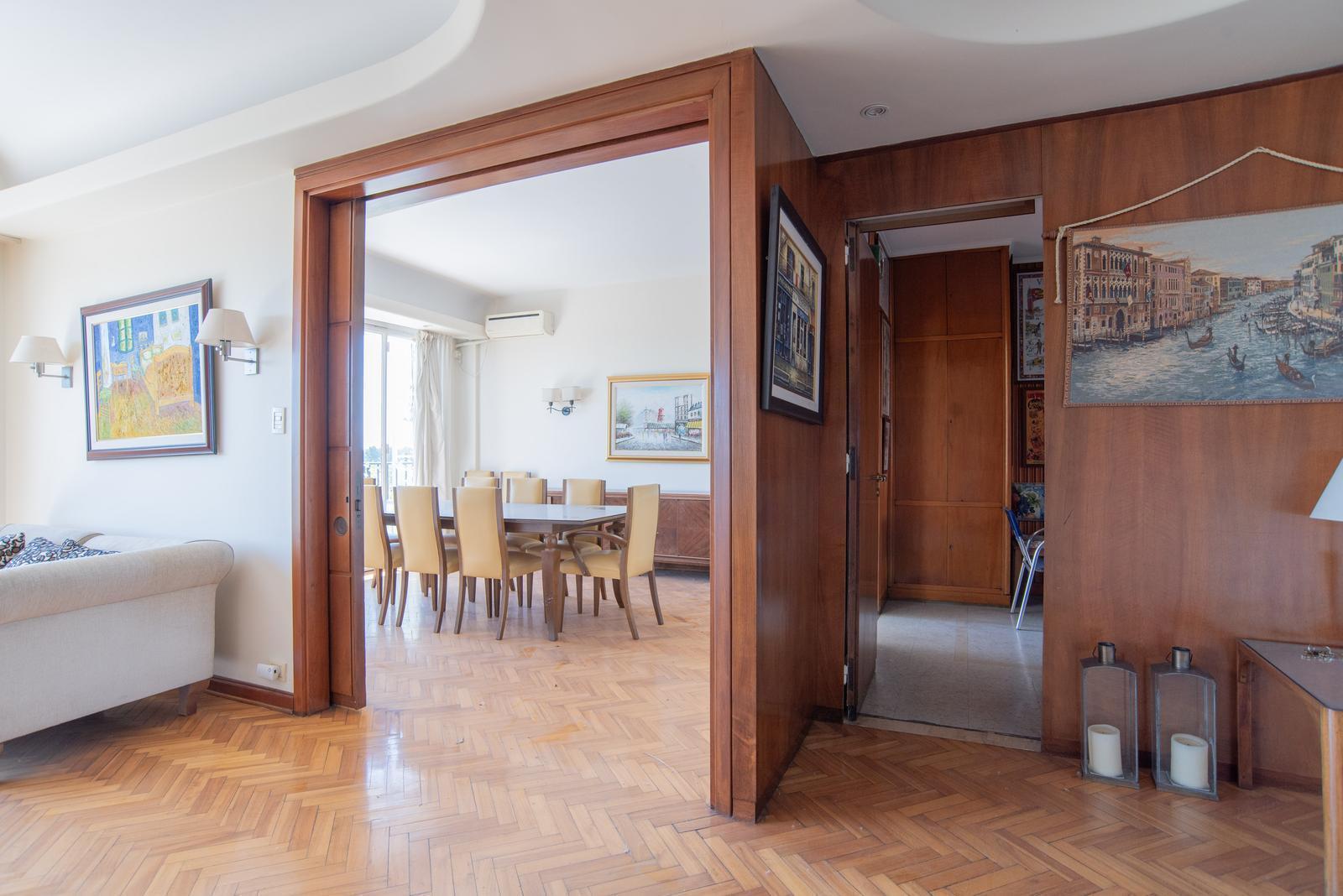Foto de Departamento en venta sobre Av. Libertador, de 5 ambientes, con balcón, imagen 3