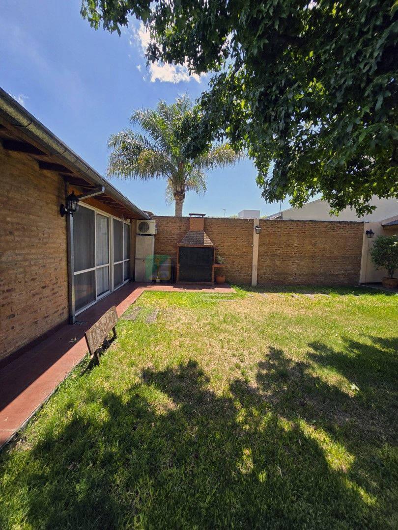 Venta - Casa - 2 Dorm. - Villa Ballester 4