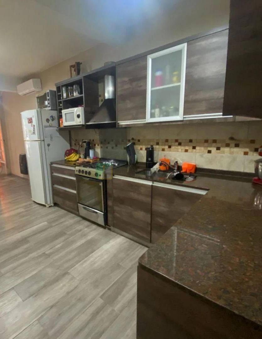 Foto de Venta - Casa - 4 dormitorios - Jose Leon Suarez, imagen 2