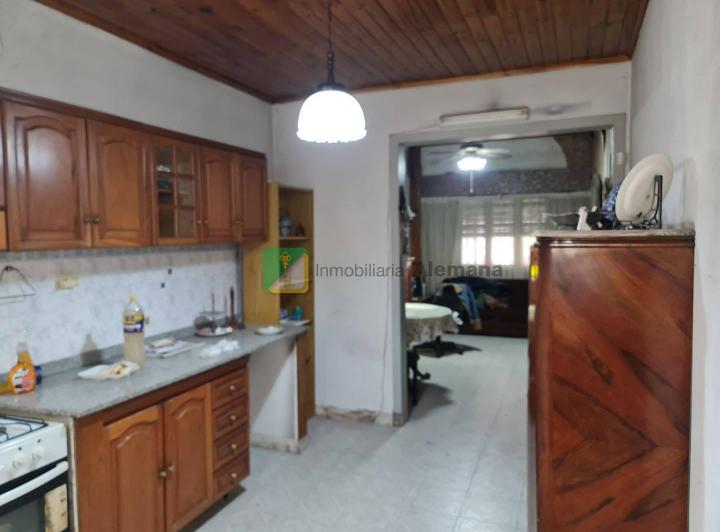 Casa 1 dormitorio. | C 69 BOLIVIA 3564 4