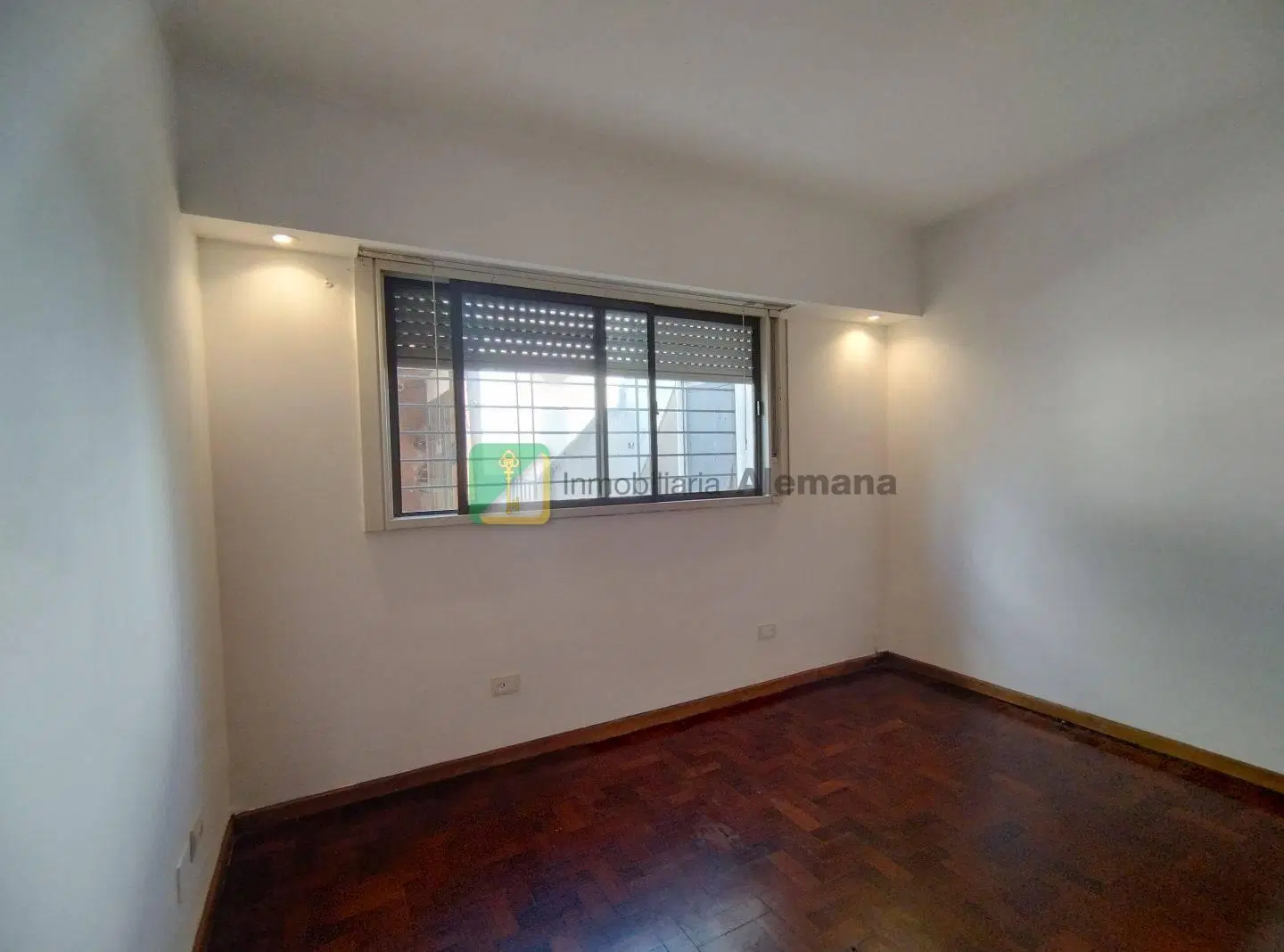 Casa 2 dormitorios. | C 112 LOPEZ VICENTE 3574 3