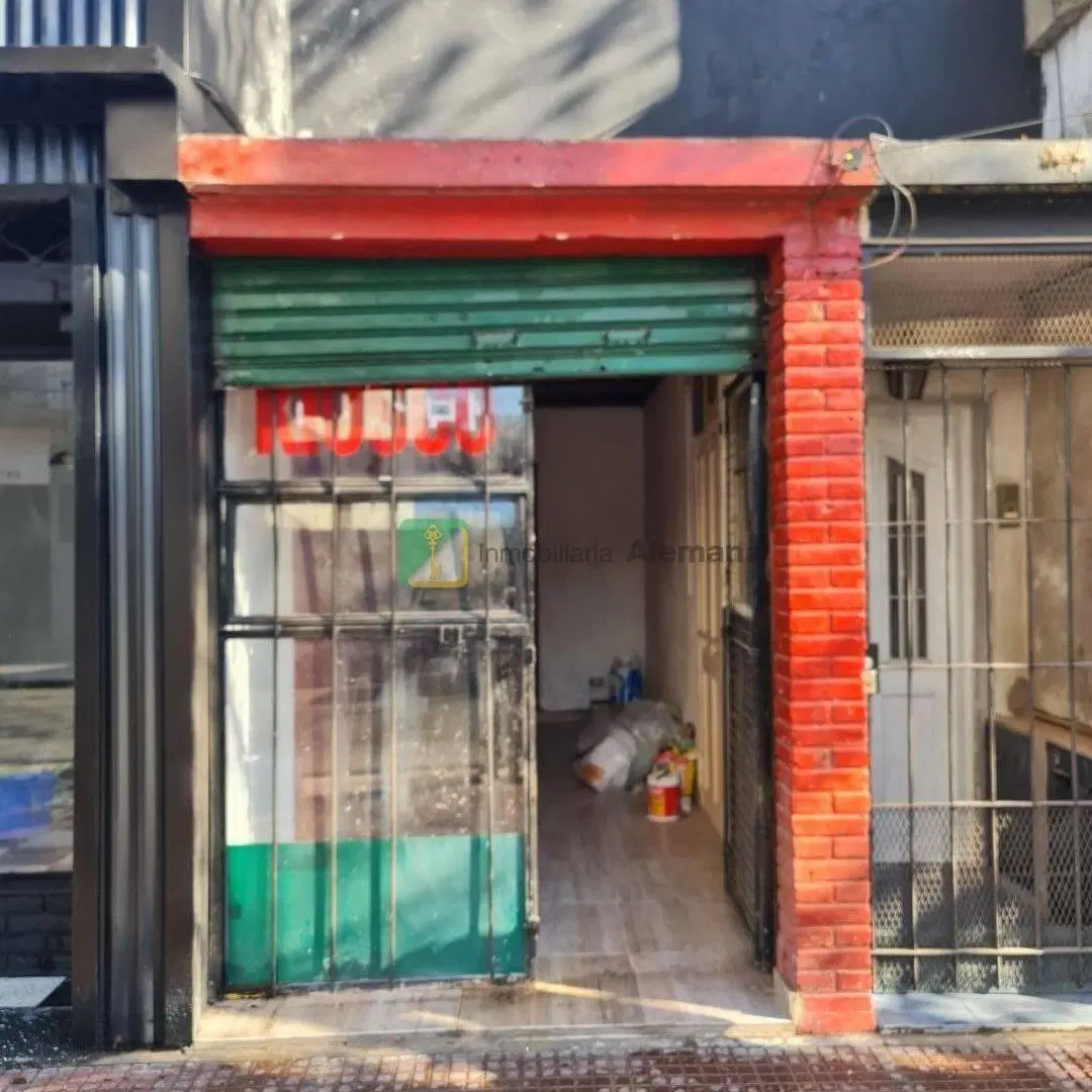 Local . | C 10 PROFESOR AGUER 4982 2