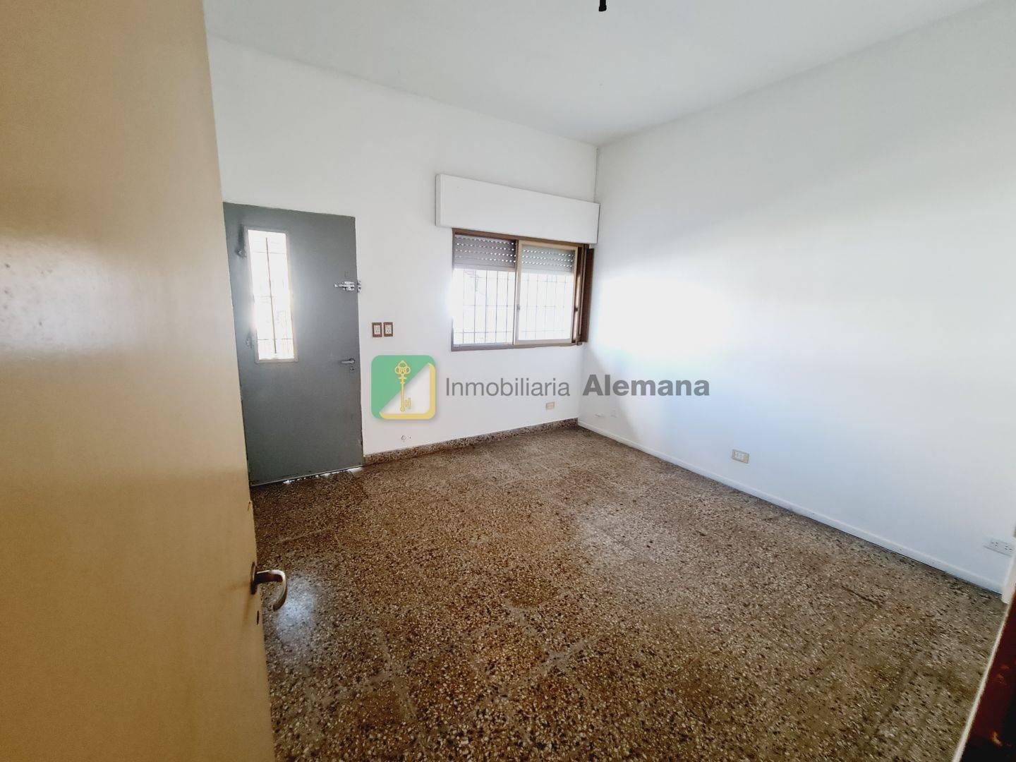 Foto de Venta - Casa - 4 amb - San Isidro - Villa Adelina, imagen 1