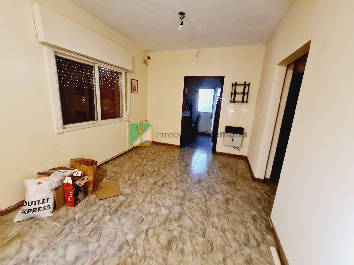 Foto de Casa 5 ambientes 6 dormitorios. | C 79 ARISTOBULO DEL VALLE 5259, imagen 2