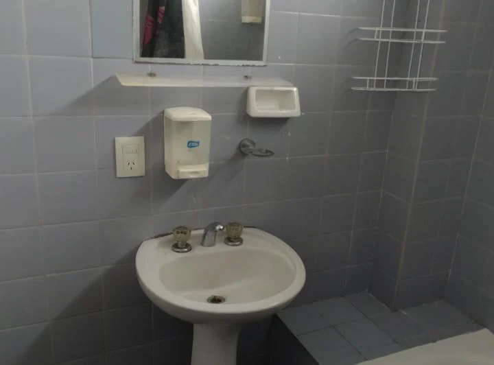 Monoambiente c/cocina y baño completo Super luminoso 3