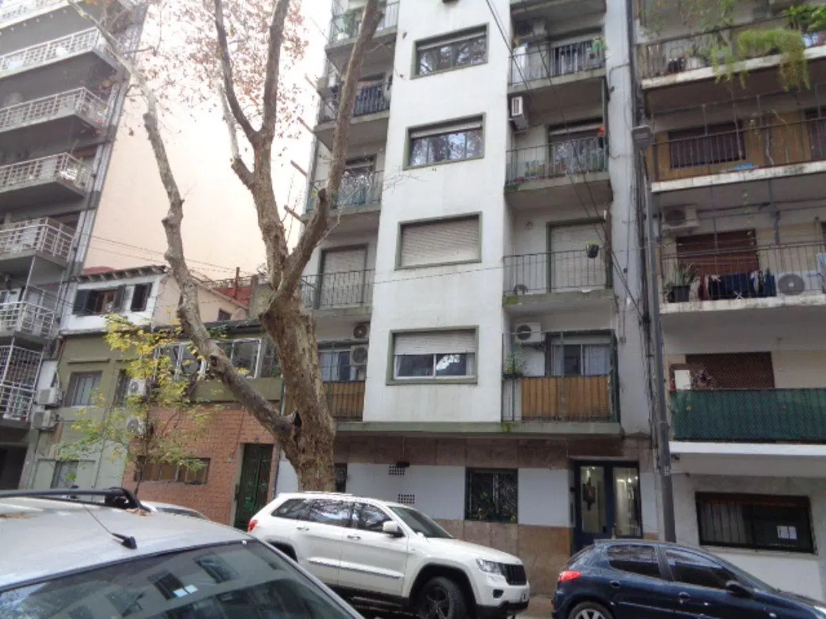 2AMB , LATERAL, CHARCAS AL 5000 . EXCELENTE UBICACIÓN, PROXIMO A AVDA . SANTA FE , 40M2, APTO FINAER 5