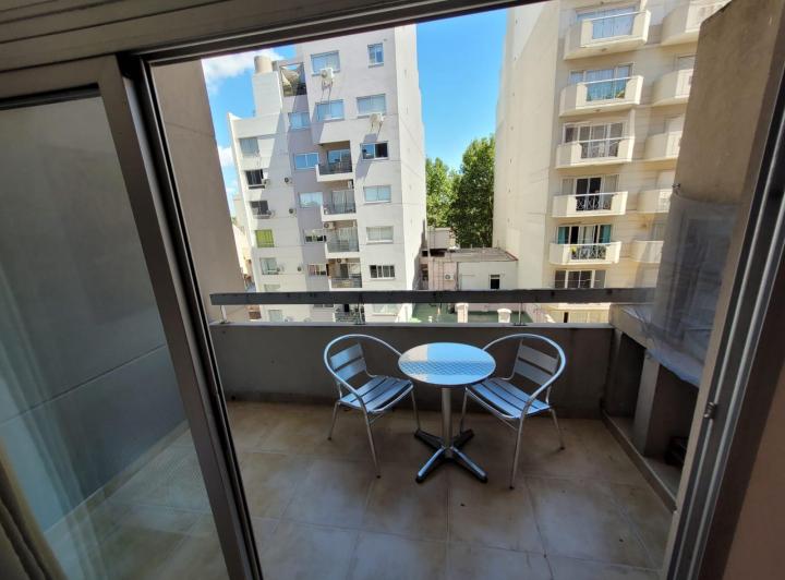 Alquilo Temporario en Villa Urquiza. Duplex Tipo Loft. Balcón c/Parrilla. 4