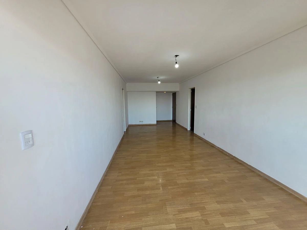 Foto de Alquiler 24 Meses en Caballito. Departamento de 4 Ambientes y, imagen 3